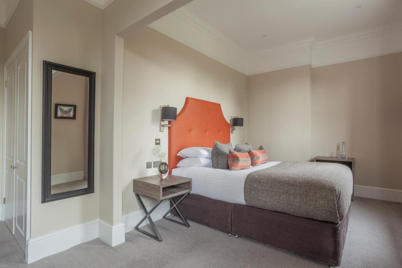 Oatlands Park Hotel Weybridge Eksteriør bilde