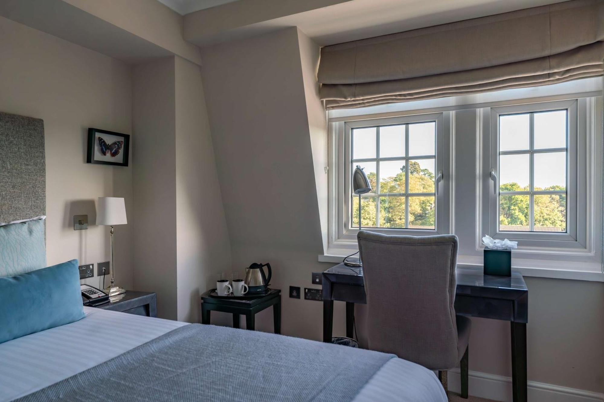 Oatlands Park Hotel Weybridge Eksteriør bilde