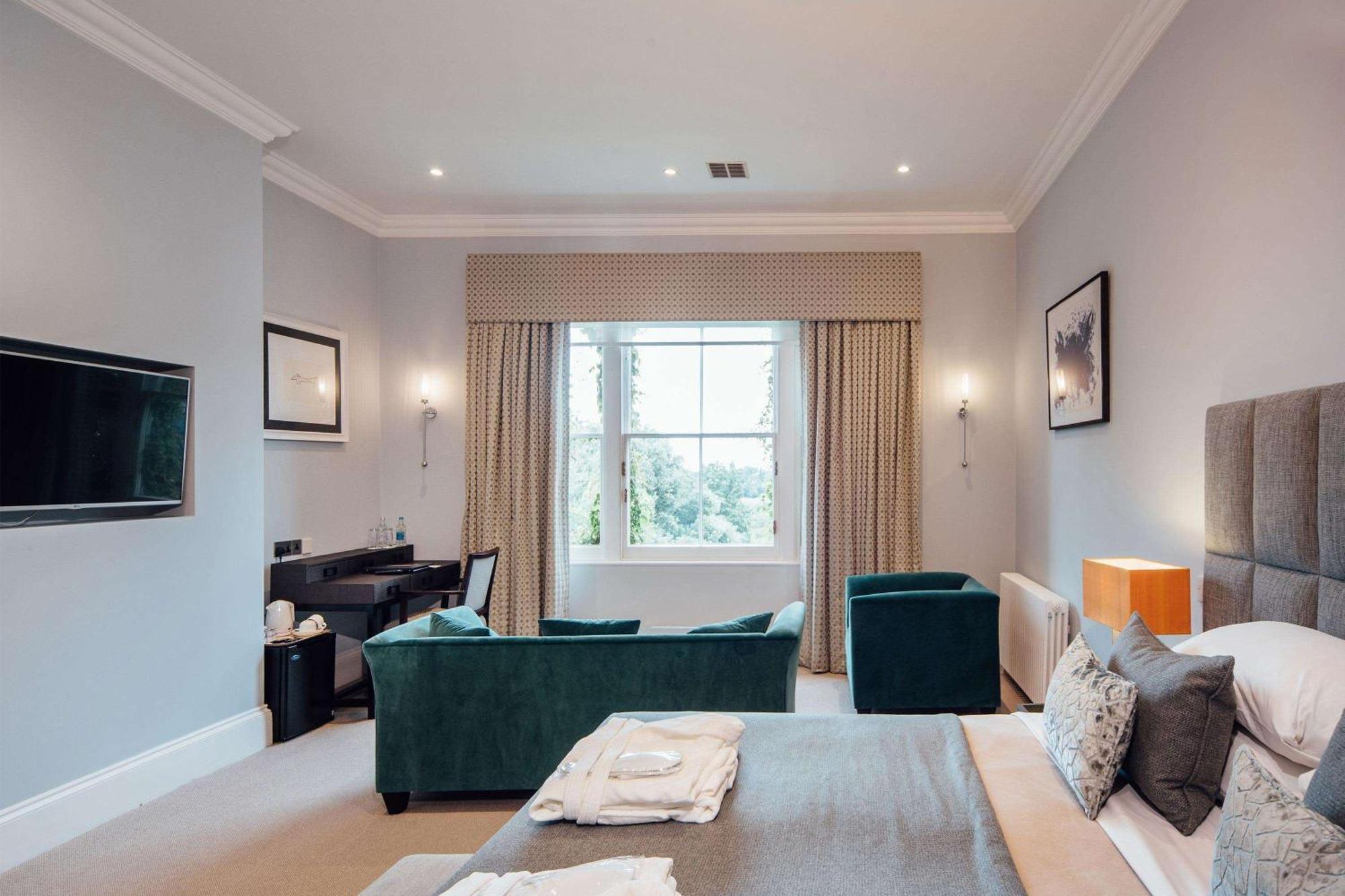Oatlands Park Hotel Weybridge Eksteriør bilde