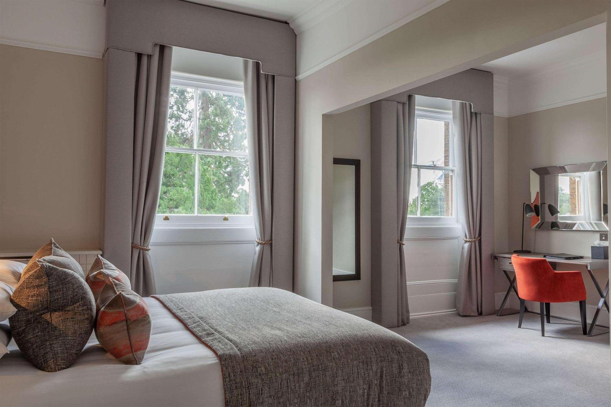 Oatlands Park Hotel Weybridge Eksteriør bilde