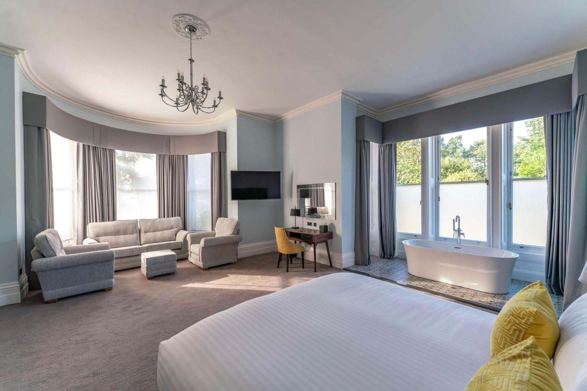 Oatlands Park Hotel Weybridge Eksteriør bilde