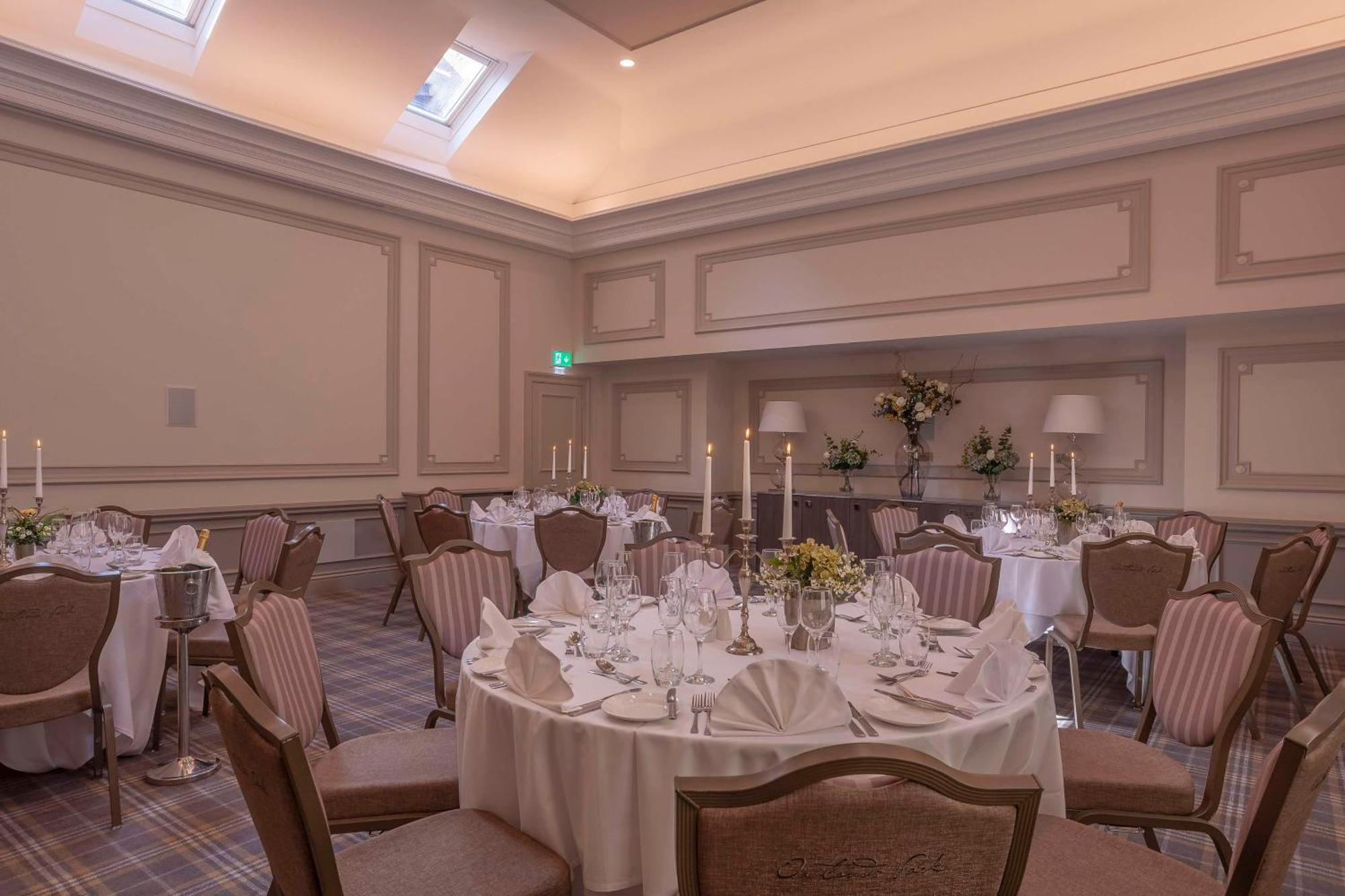 Oatlands Park Hotel Weybridge Eksteriør bilde