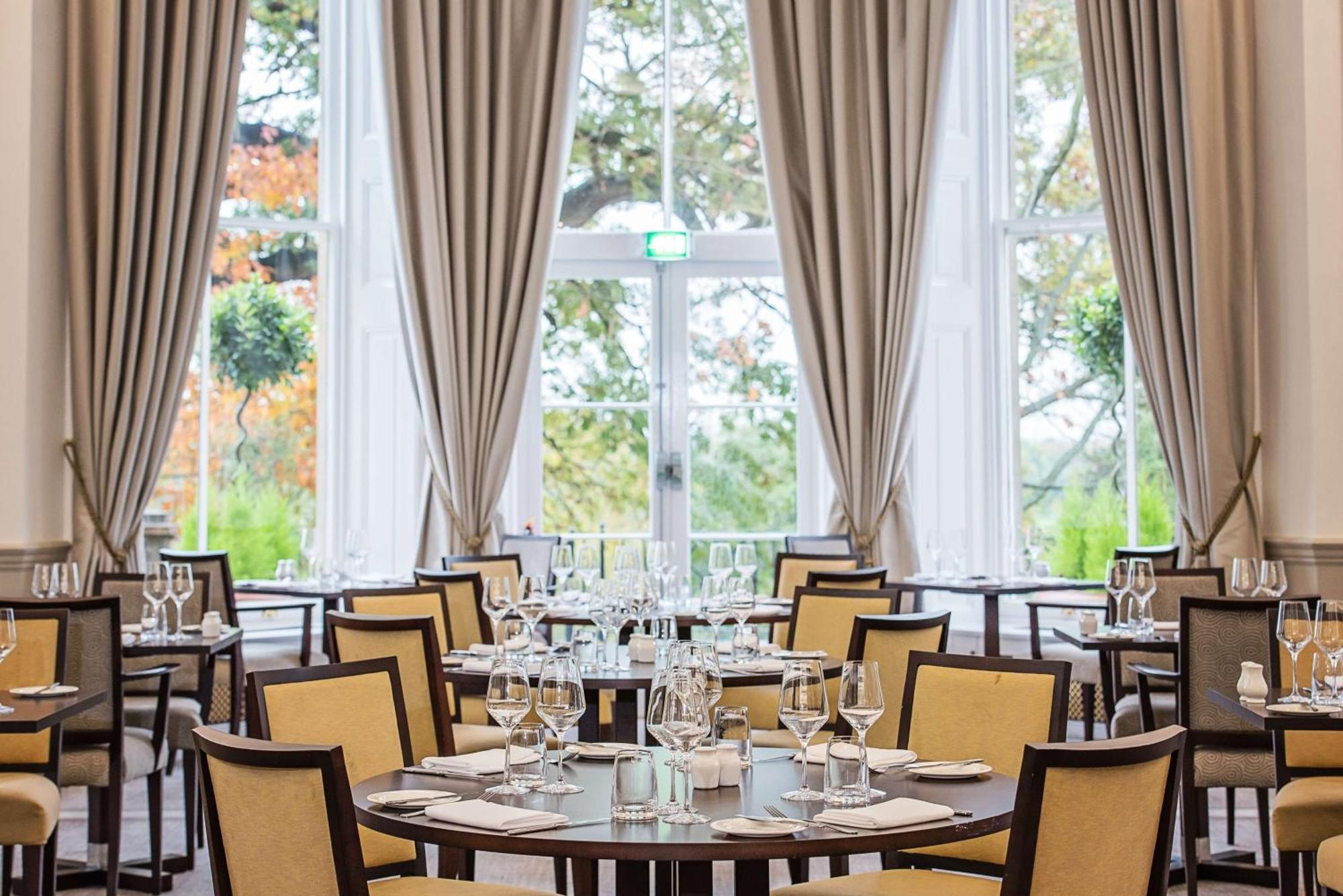 Oatlands Park Hotel Weybridge Eksteriør bilde