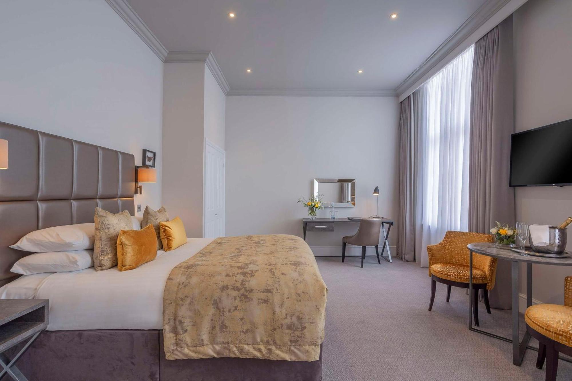 Oatlands Park Hotel Weybridge Eksteriør bilde